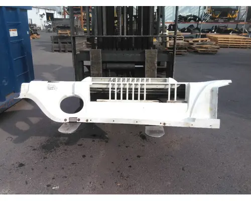 INTERNATIONAL PROSTAR 125 CAB SKIRTSIDE FAIRING