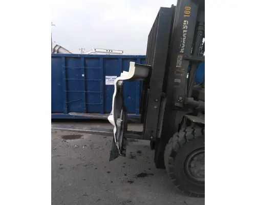 INTERNATIONAL PROSTAR 125 CAB SKIRTSIDE FAIRING