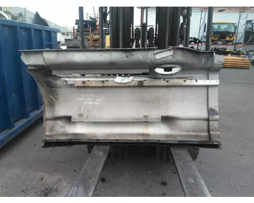 INTERNATIONAL PROSTAR 125 CAB SKIRTSIDE FAIRING