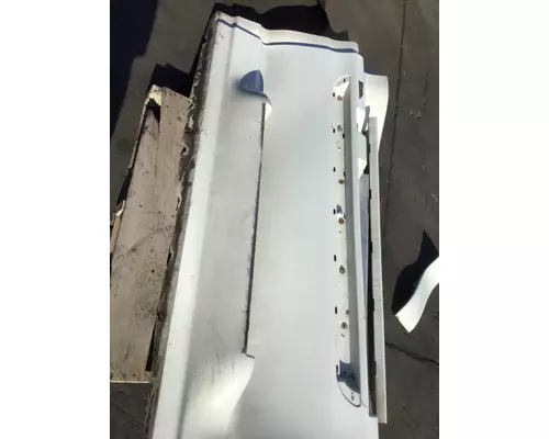 INTERNATIONAL PROSTAR 125 CAB SKIRTSIDE FAIRING