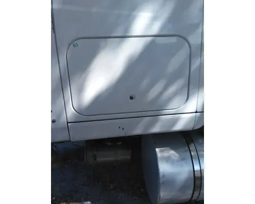 INTERNATIONAL PROSTAR 125 DOOR, COMPARTMENT
