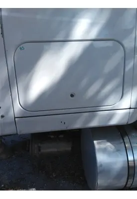 INTERNATIONAL PROSTAR 125 DOOR, COMPARTMENT