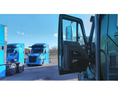 INTERNATIONAL PROSTAR 2008-2018 DOOR ASSEMBLY, FRONT