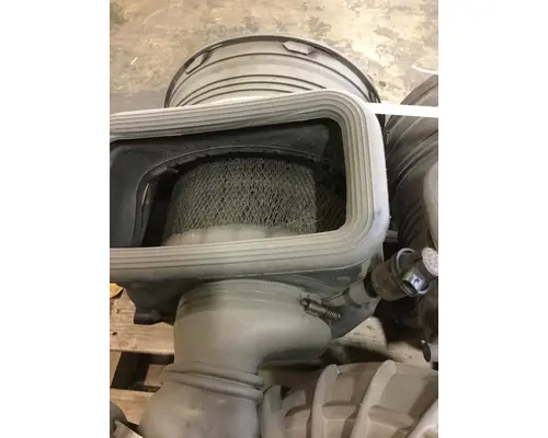 INTERNATIONAL PROSTAR AIR CLEANER