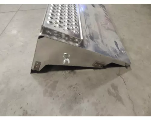 INTERNATIONAL PROSTAR Battery Box