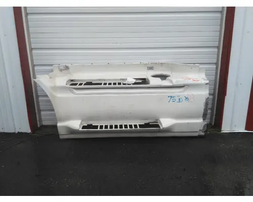 INTERNATIONAL PROSTAR CAB SKIRTSIDE FAIRING