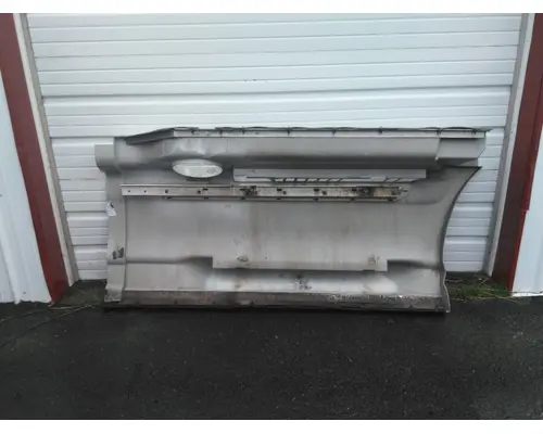 INTERNATIONAL PROSTAR CAB SKIRTSIDE FAIRING