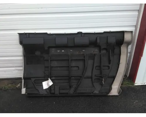 INTERNATIONAL PROSTAR CAB SKIRTSIDE FAIRING