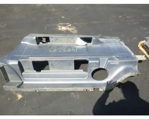 INTERNATIONAL PROSTAR CAB SKIRTSIDE FAIRING