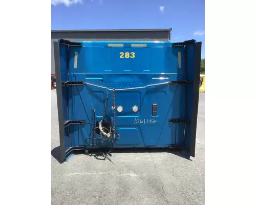 INTERNATIONAL PROSTAR Cab