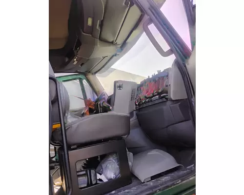 INTERNATIONAL PROSTAR Cab