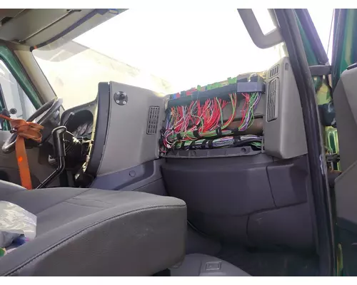 INTERNATIONAL PROSTAR Cab
