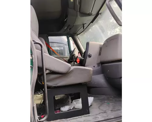 INTERNATIONAL PROSTAR Cab