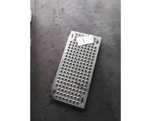 INTERNATIONAL PROSTAR DECK (CATWALK) STEP