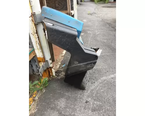 INTERNATIONAL PROSTAR Fender Extension