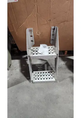 INTERNATIONAL PROSTAR Frame Steps