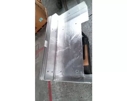 INTERNATIONAL PROSTAR Muffler Shield