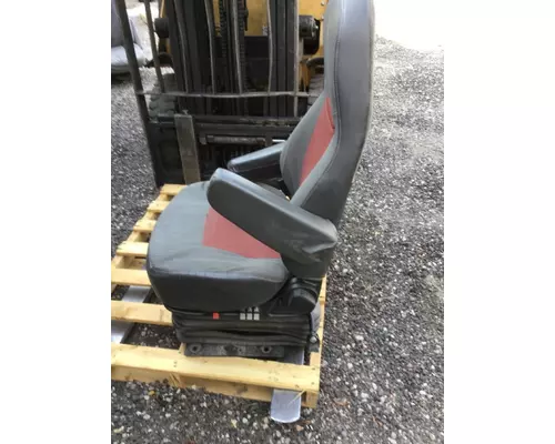 INTERNATIONAL PROSTAR SEAT, FRONT