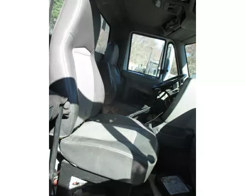 INTERNATIONAL PROSTAR SEAT, FRONT