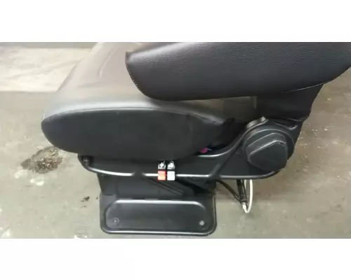 INTERNATIONAL PROSTAR SEAT, FRONT