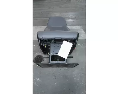 INTERNATIONAL PROSTAR SEAT, FRONT