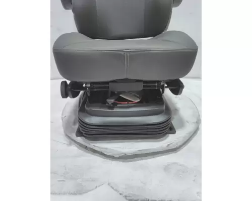 INTERNATIONAL PROSTAR Seat, Front