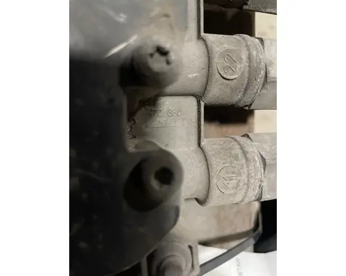 INTERNATIONAL PROSTAR Valve, Air Leveling