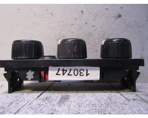 INTERNATIONAL ProStar-Cab_4065331C3 AC Control