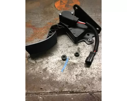 INTERNATIONAL Prostar  Accelerator Parts