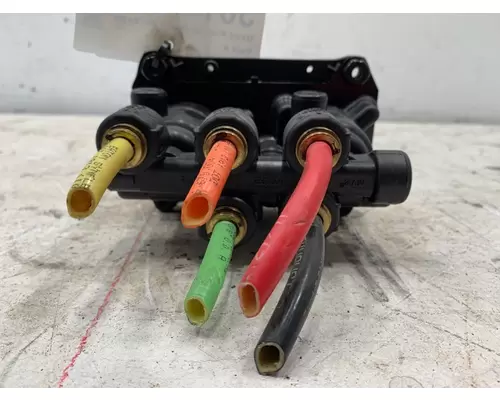 INTERNATIONAL Prostar Brake Proportioning Valve