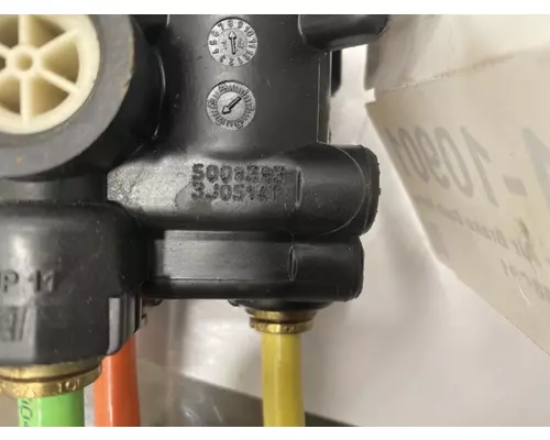 INTERNATIONAL Prostar Brake Proportioning Valve