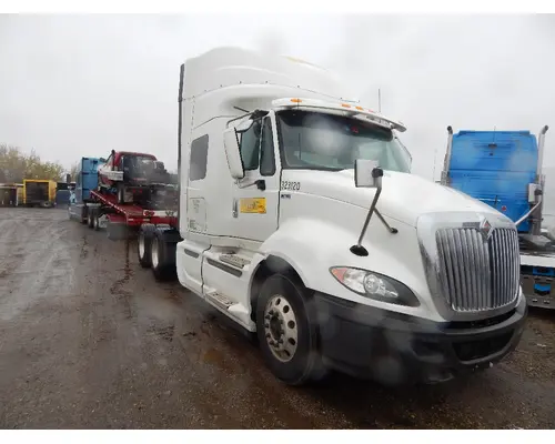 INTERNATIONAL Prostar Cowl