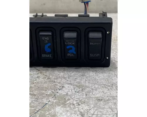 INTERNATIONAL Prostar Dash  Console Switch