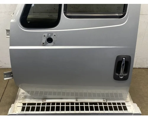 INTERNATIONAL Prostar Door Assembly, Front