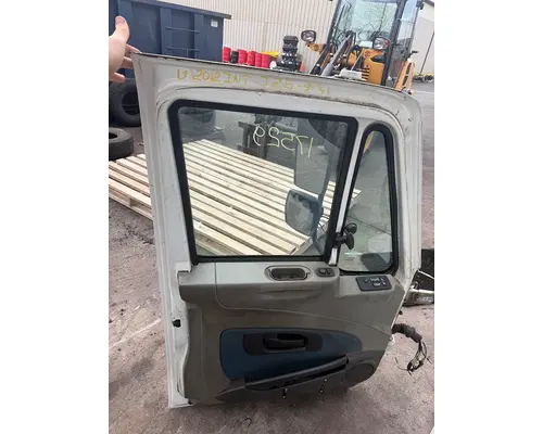 INTERNATIONAL Prostar Door Assembly, Front