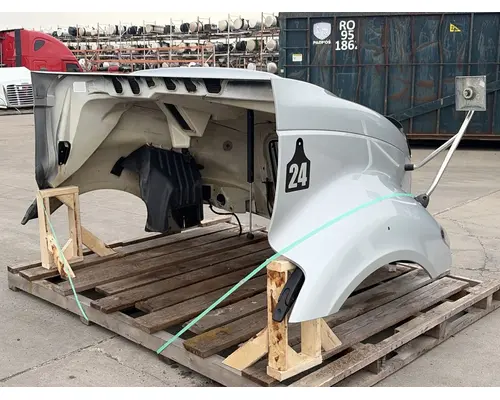 INTERNATIONAL Prostar Hood