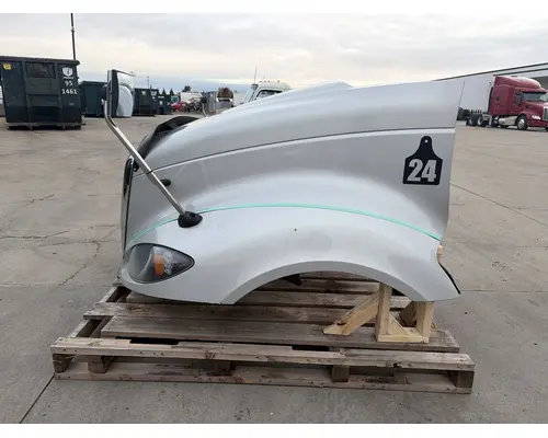 INTERNATIONAL Prostar Hood