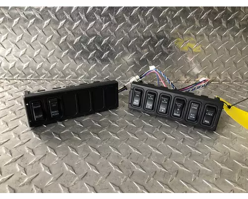 INTERNATIONAL Prostar Switch Panel