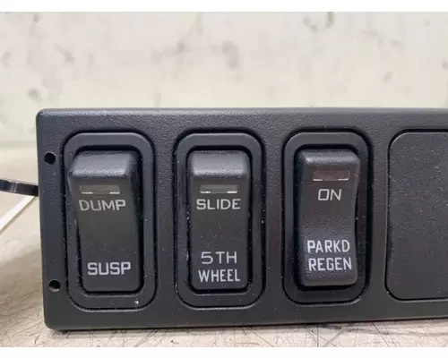 INTERNATIONAL Prostar Switch Panel