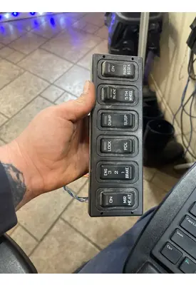 INTERNATIONAL Prostar Switch Panel