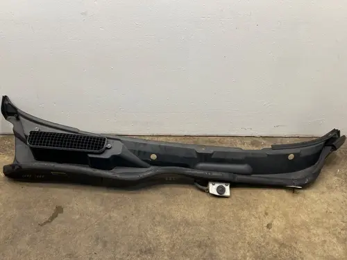 INTERNATIONAL Prostar Windshield Drip Tray OEM# 3863865C92 in Dorr 
