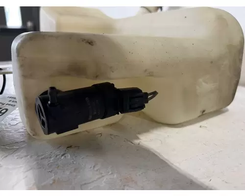 INTERNATIONAL Prostar Windshield Washer Reservoir