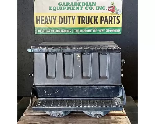 INTERNATIONAL RH613 Battery BoxTray