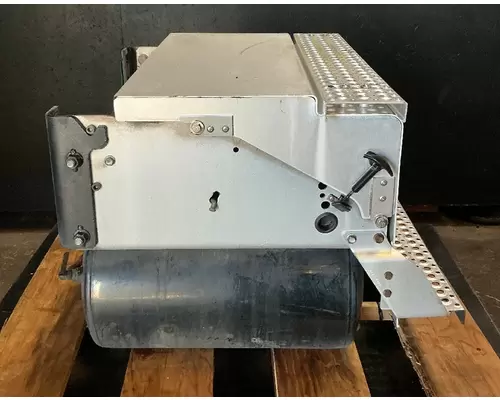 INTERNATIONAL RH613 Battery BoxTray