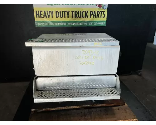 INTERNATIONAL RH613 Battery BoxTray