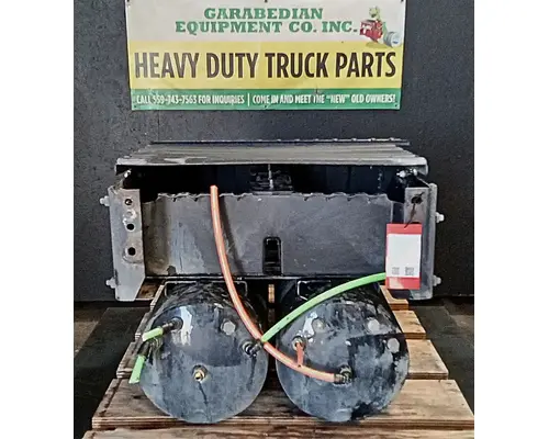 INTERNATIONAL RH613 Battery Boxes