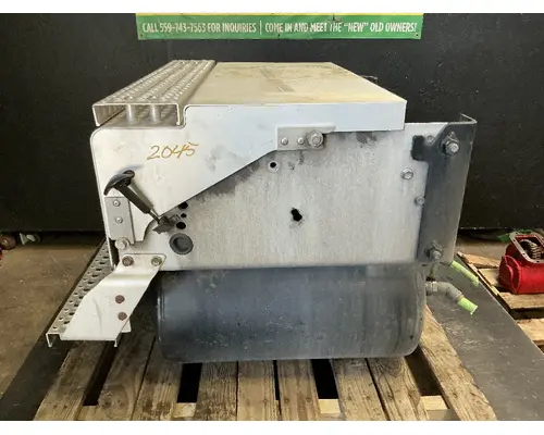 INTERNATIONAL RH613 Battery Boxes