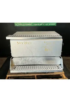 INTERNATIONAL RH613 Battery Boxes