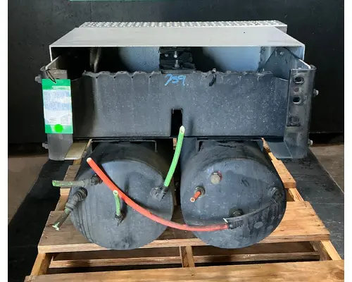 INTERNATIONAL RH613 Battery Boxes