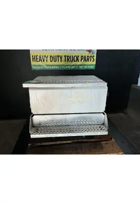 INTERNATIONAL RH613 Battery Boxes